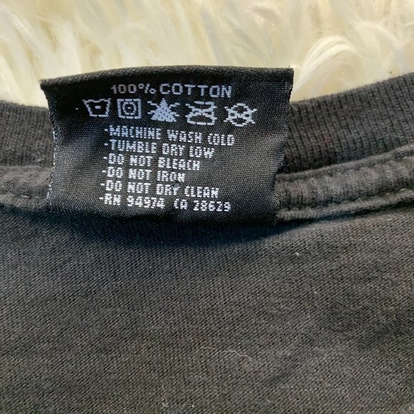 Undefeated Shirt - medium - Picture 3 of 4